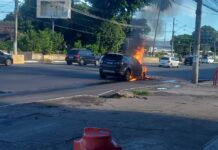 Corpo de Bombeiros com o apoio da Guarda Civil da cidade de Lauro de Freitas-Ba controla incêndio veicular na estrada do Coco